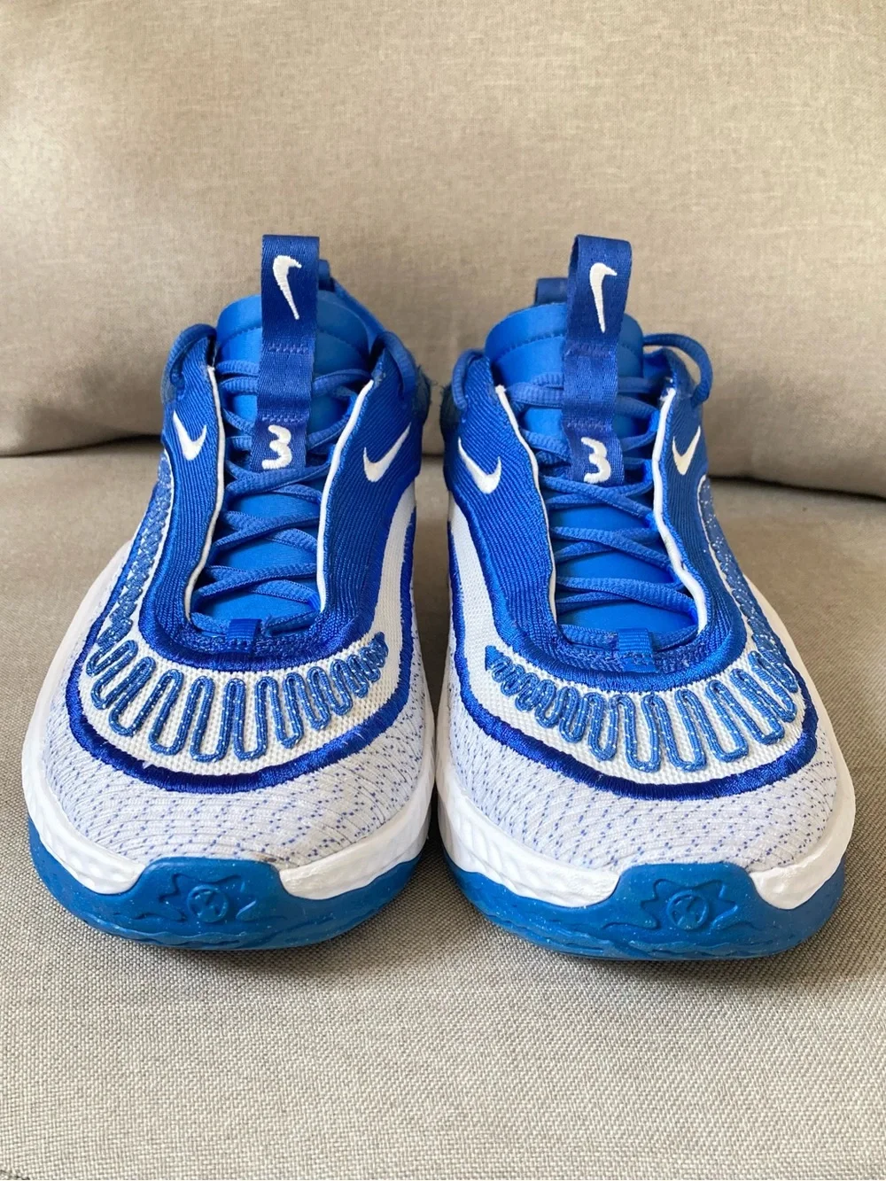 Nike Cosmic Unity 3 Team Blue White Men’s 7.5 Woman’s 9